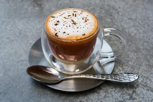 Как взбить молоко для кофе в густую пенку?