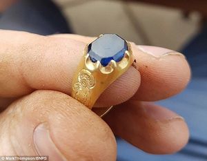 В Шервудском лесу нашли средневековое золотое кольцо