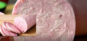 Колбасу давно не покупаю: кладу мясо в бутылку и получаю ту же колбасу, только вкуснее и натуральную (бюджетный рецепт)
