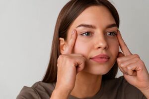 Почему появляются морщины раньше времени и как их избежать?
