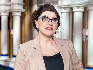 Роза Сябитова призналась в отношениях с женатым подпольным миллионером