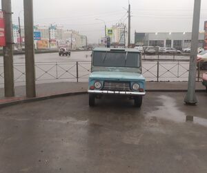 На него аж страшно смотреть. Однако на нем ещё и ездят...