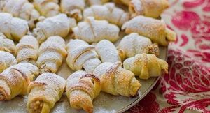 Домашние рогалики на сметанном тесте – просто, быстро и невероятно вкусно!