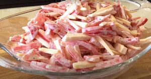 Салат на скорую руку: рецепт попросит каждый, кто попробует