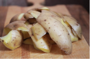 Картофельная кожура это не мусор, а полезная вещь