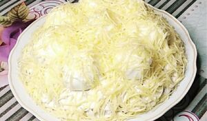 «Пасхальный» салат, который украсит любой праздничный стол. Выглядит эффектно, а еще и готовится просто