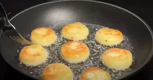 Две картошки и мини пирожки готовы
