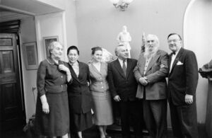 1960. Борис Шаляпин в Москве.  Борис Шаляпин в гостях у Сергея Конёнкова
