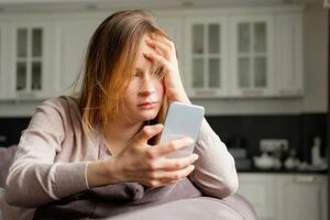 «А что ты молчишь? Напоминать надо. Я занят, у меня куча дел!» – говорит бывший муж про алименты