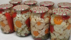 Цветная капуста на зиму — альтернатива мясу по вкусу. Подробный рецепт заготовки.