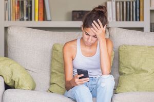 «Как бы еще виноватой не остаться, что видела переписку!» – страдает Тамара 