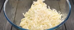 Разлетелась со стола моментально – очень вкусно: пицца из кабачков без раскатывания теста