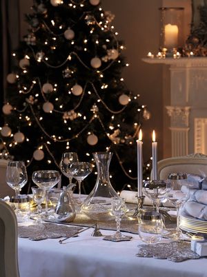 Сервируем стол к Новому году: 15 идей праздничного декора