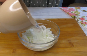 Безумно вкусный летний салат с баклажанами