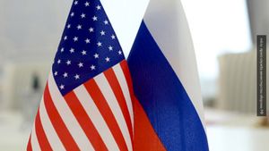 Истерия западных СМИ: почему американцы все хуже относятся к России?