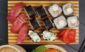 Лучшее из японской кухни: чем отличаются суши от роллов?