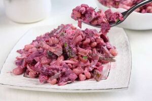 Праздничный многослойный салат: насыщенный вкус и легкая кислинка поразят вас