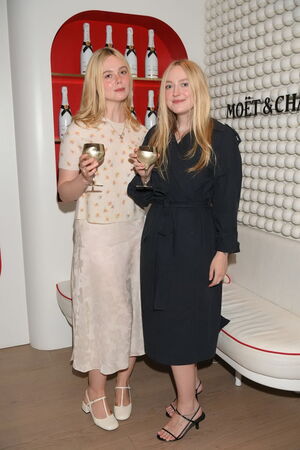 Фотосессия Elle & Dakota Fanning (8 сентября 2025)