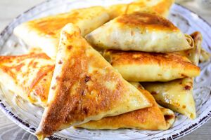 Сочные блинчики вместо чебуреков. Это очень вкусно и аппетитно!