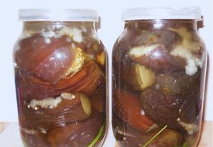 “Вкуснее не встречала”: рецепт маринованных баклажанов целиком