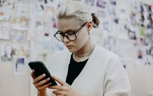 Как заряжать смартфон, чтобы не убить аккумулятор за год