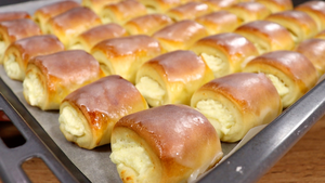 Мини-булочки с творогом и глазурью