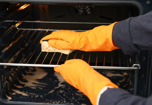 Как быстро и эффективно отмыть решётку в духовке от жира и нагара