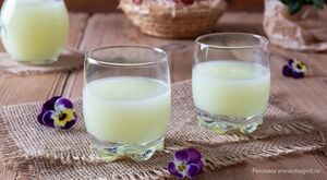 Раскрываем все тайны молочной сыворотки: чем она так полезна, какая бывает и что с ней можно пригото