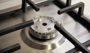 Как быстро очистить решетку плиты от жира