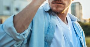 Как ведут себя мужчины с низкой самооценкой и какие проблемы возникают в отношениях с ними?