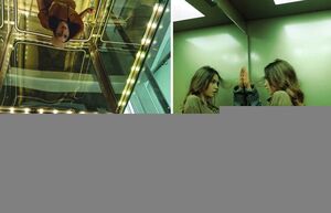 Для чего в лифте зеркало