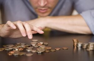 Жадный мужчина: признаки и как его распознать?