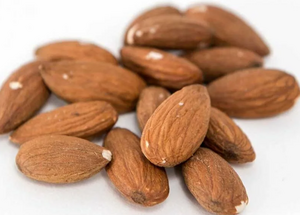 Опасность на тарелке: фрукты и овощи, с которыми стоит быть осторожнее