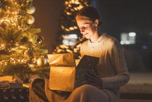 Что подарить хозяевам застолья: лучшие и худшие варианты