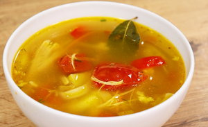 Куриный суп с лапшой по-домашнему – насыщенный и очень ароматный