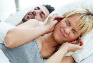 Почему возникает храп и когда он становится опасным