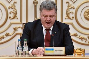 КАК ПУТИН, ТОЛЬКО НАОБОРОТ: ПОРОШЕНКО УНИЖЕН РЕЙТИНГОВЫМ АНТИРЕКОРДОМ