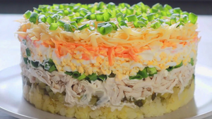Праздничный салат с курицей и сыром «Монах»