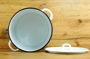 Как очистить эмалированную кастрюлю изнутри от налёта и чёрных пятен