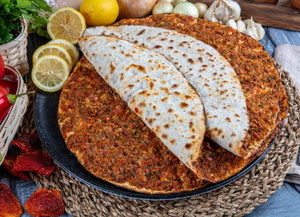 Лахмаджун — турецкая пицца, в которую влюбляются с первого укуса