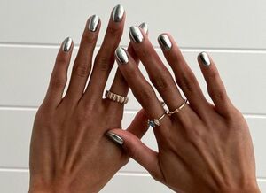 Думаете, что на работу стоит надевать только лаконичные и минималистичные кольца