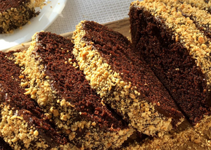 Пирог, который исчезает за вечер: шоколад, яблоки и малиновый акцент