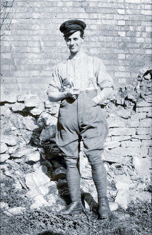 1915-1917. Альбом петти-офицера Вильяма Эдварда Локи из дивизиона бронемашин Авиационной службы ВМФ