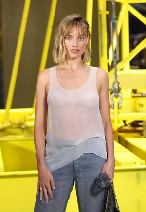 Фотосессия Margot Robbie (9 марта 2026)