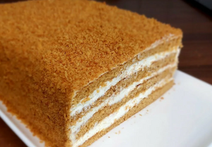 Ленивый медовик: нежный торт за 15 минут активного времени