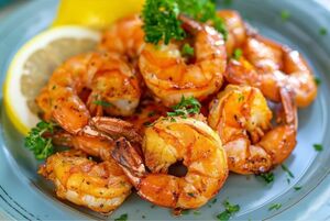 Как варить креветки правильно: способы и лайфхаки