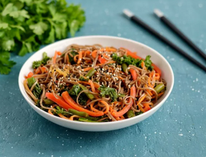 Гречневая лапша с овощами