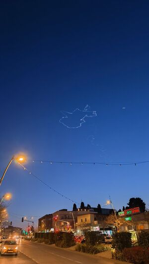 «По небу полуночи ангел летел»