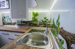 Такой планировки кухни 5 кв.м в хрущевке я еще никогда не видела!