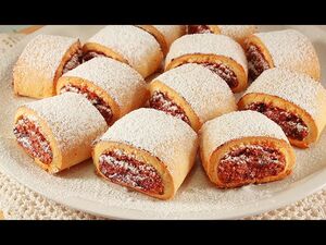 Ягодные роллы из печенья: идеальный способ использовать замороженные ягоды